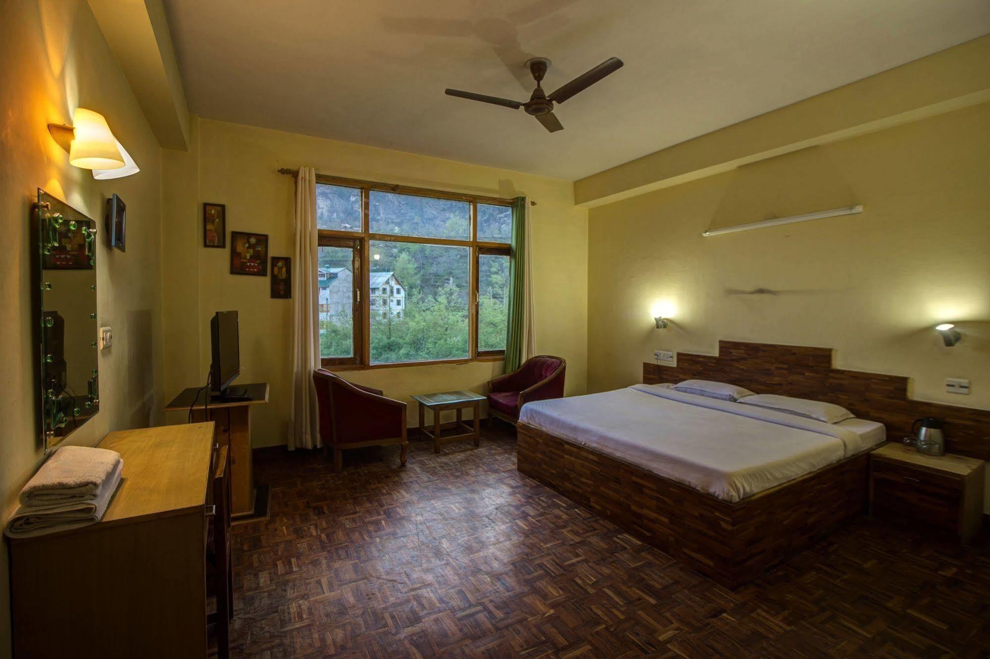 Kalinga Grand Hotel Manali  Exterior photo
