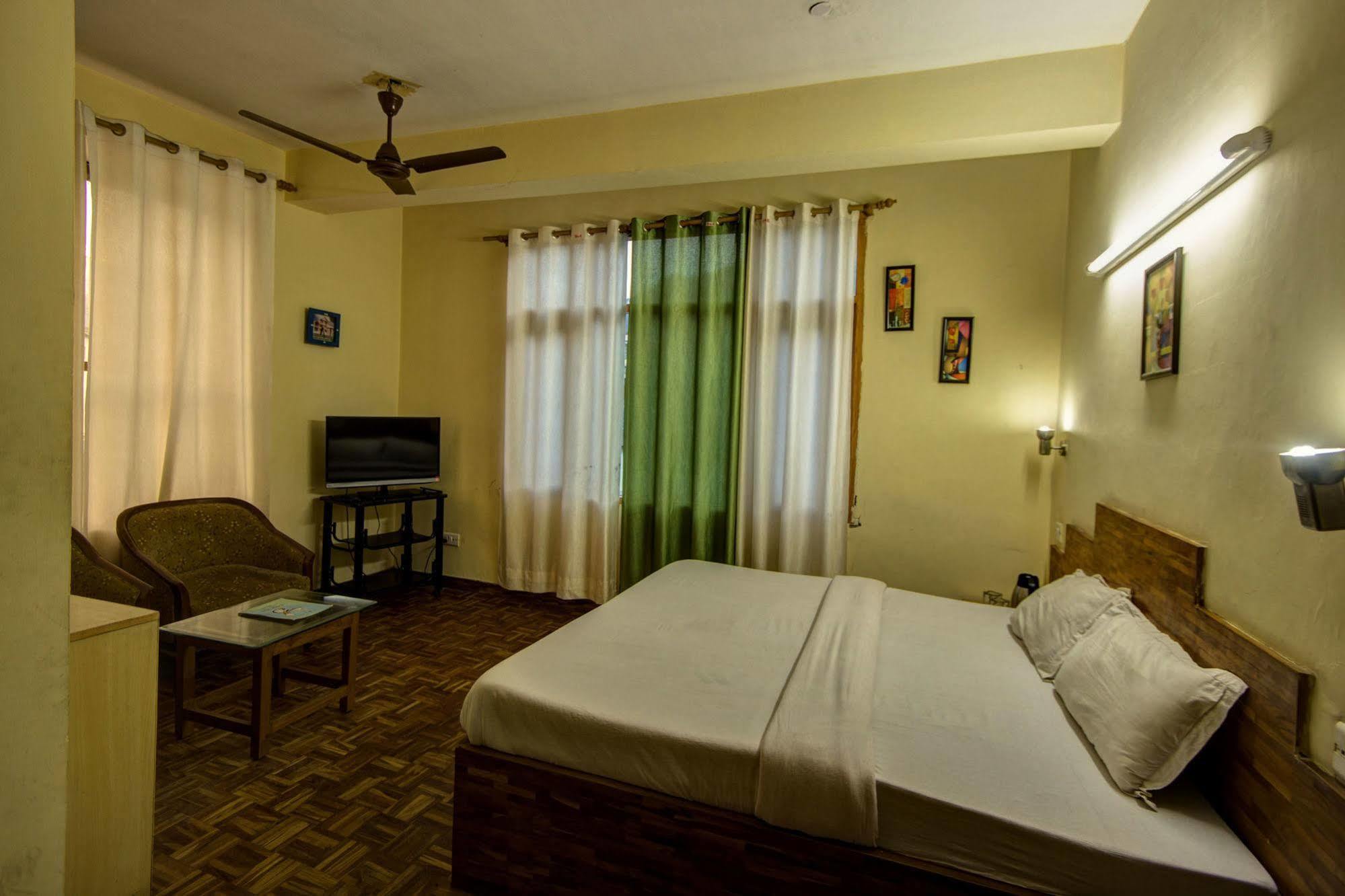 Kalinga Grand Hotel Manali  Exterior photo