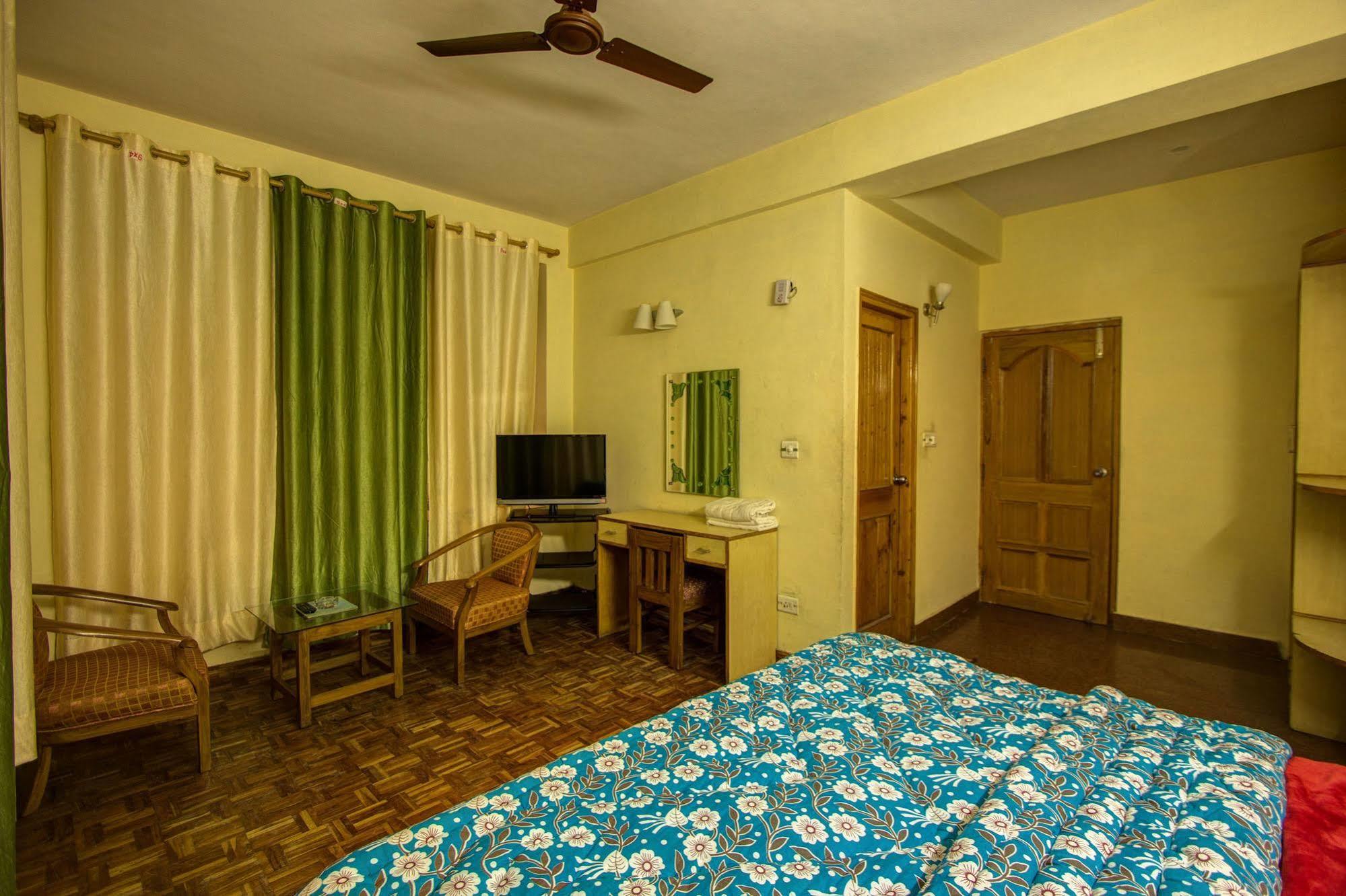 Kalinga Grand Hotel Manali  Exterior photo