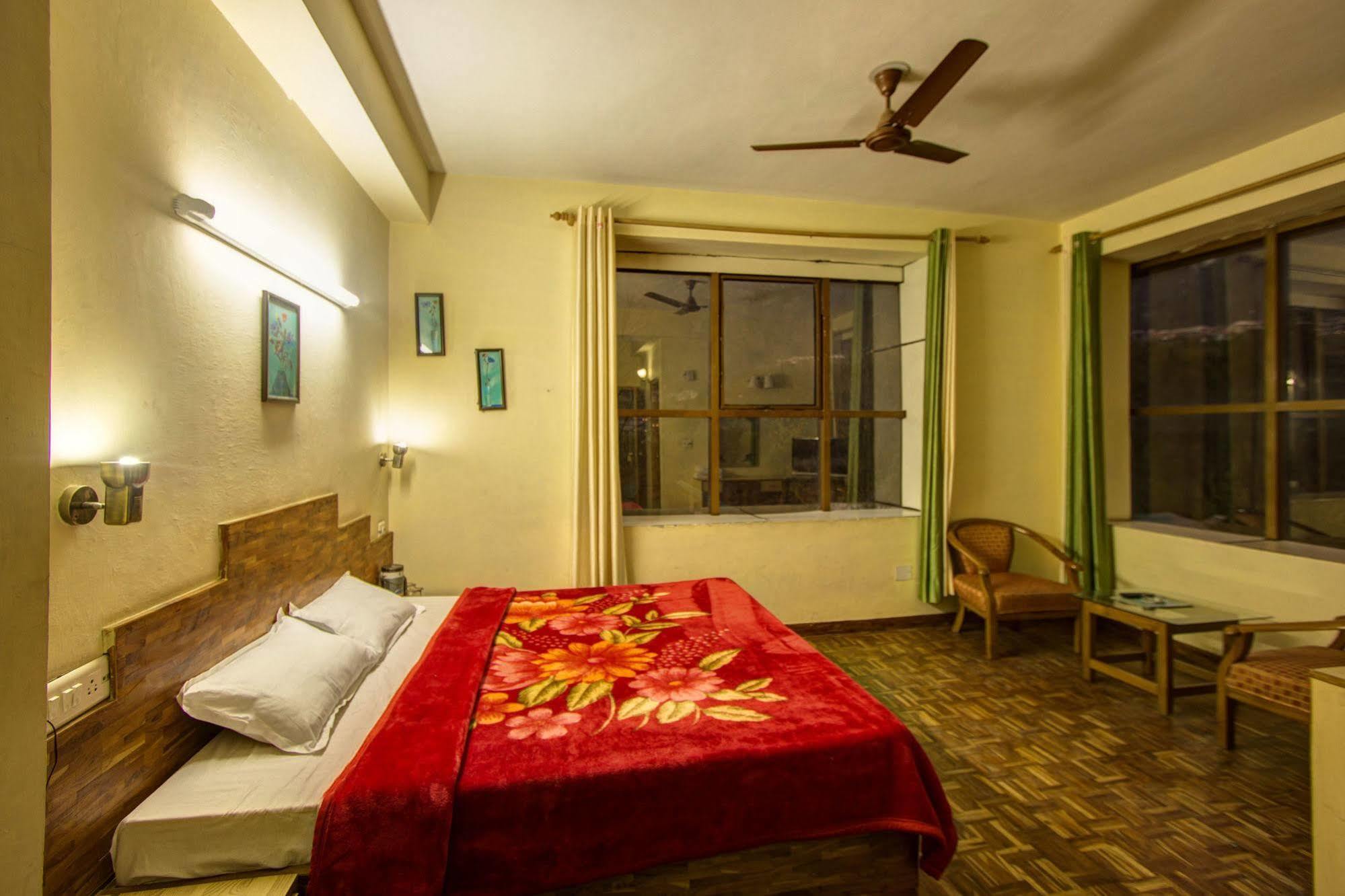Kalinga Grand Hotel Manali  Exterior photo