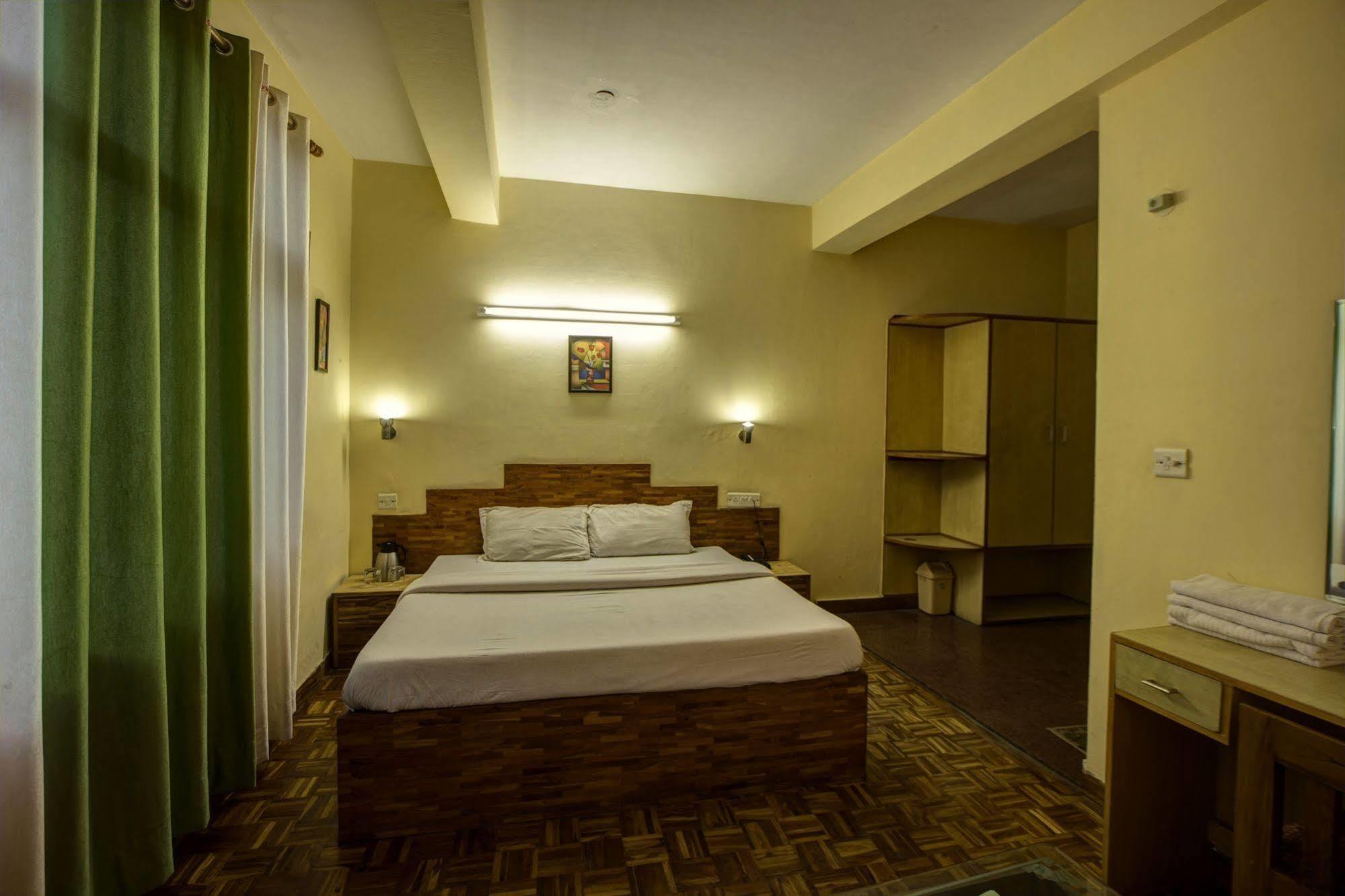 Kalinga Grand Hotel Manali  Exterior photo