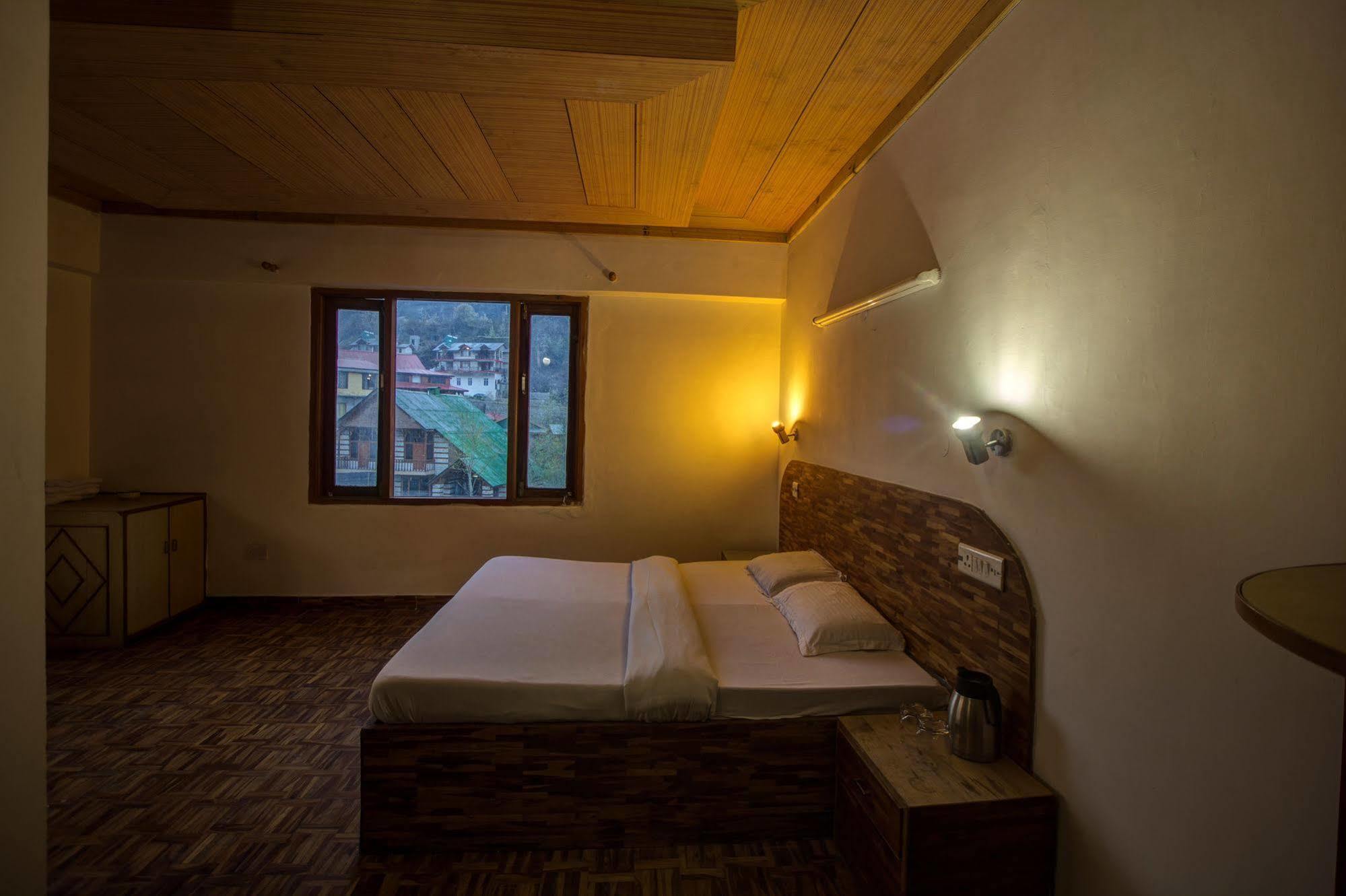 Kalinga Grand Hotel Manali  Exterior photo